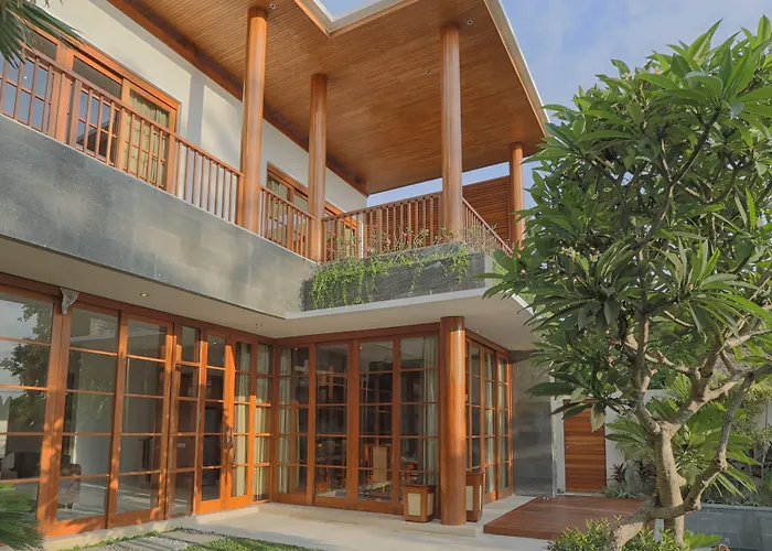 Bale Gede Luxury فيلة سمينياك